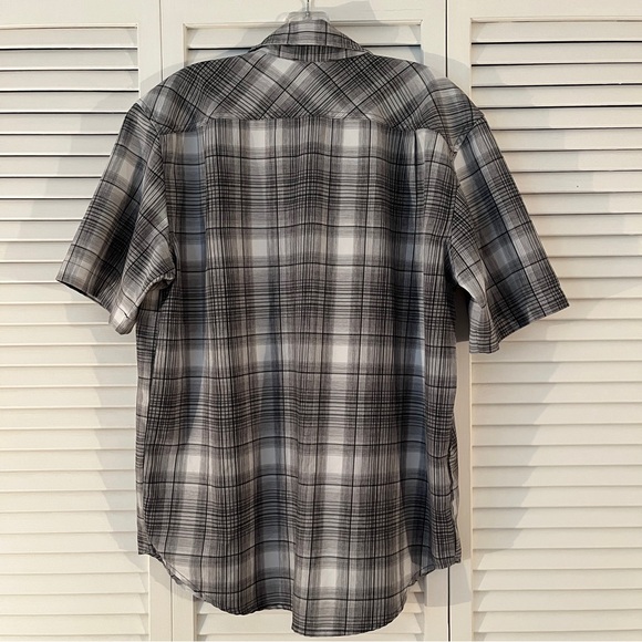Orvis short sleeve woven tech quick dry lightweight plaid Size M, UPF 30+ - Picture 5 of 9